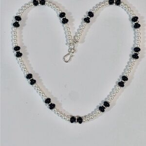 Faux  pearl and black onyx Hematite beaded necklace  silver clasp Sz 20”